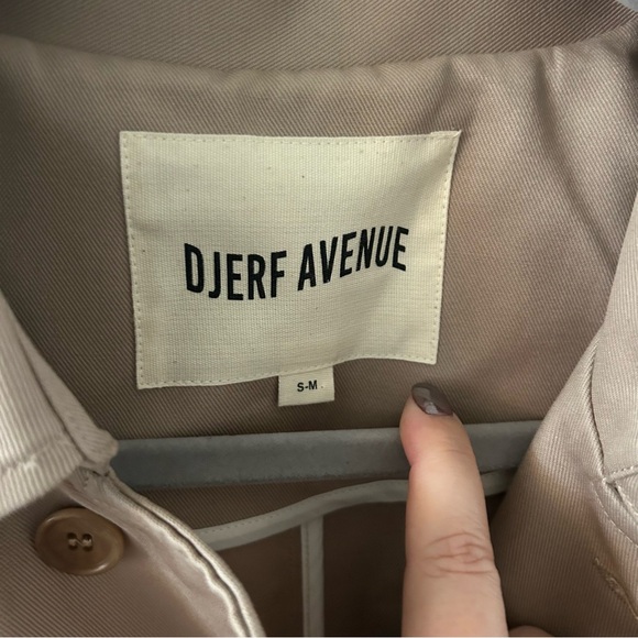 Djerf Avenue Classic Tan Trench Coat - Picture 4 of 6